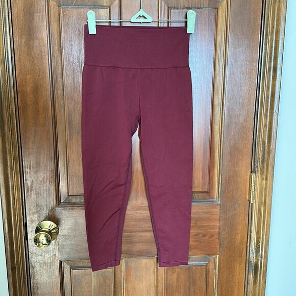 Fabletics | Burgundy Seamless Cropped Leggings Size S - Picture 3 of 9